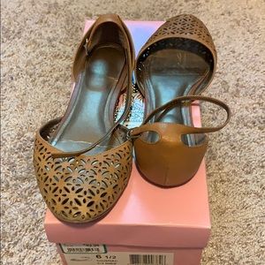 Crown Vintage lattice flats size 6 1/2